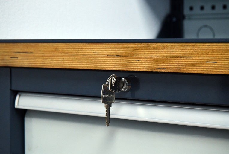 Верстак FBK 205.47.4 купить в Великом Новгороде Верстак FBK 205.47.4 купить в Великом Новгороде