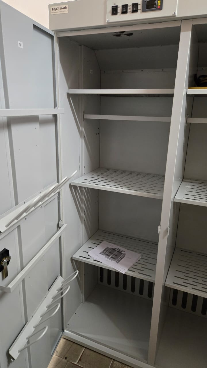 Сушильный шкаф ШС-4 СП3 Ф для одежды, белья и обуви купить в Великом Новгороде Сушильный шкаф ШС-4 СП3 Ф для одежды, белья и обуви купить в Великом Новгороде
