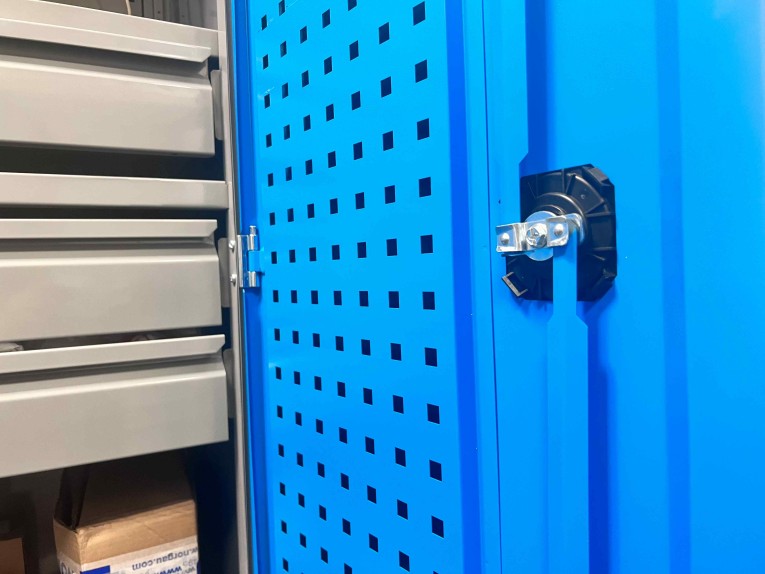 Шкаф инструментальный TNC 101.4S купить в Великом Новгороде Шкаф инструментальный TNC 101.4S купить в Великом Новгороде