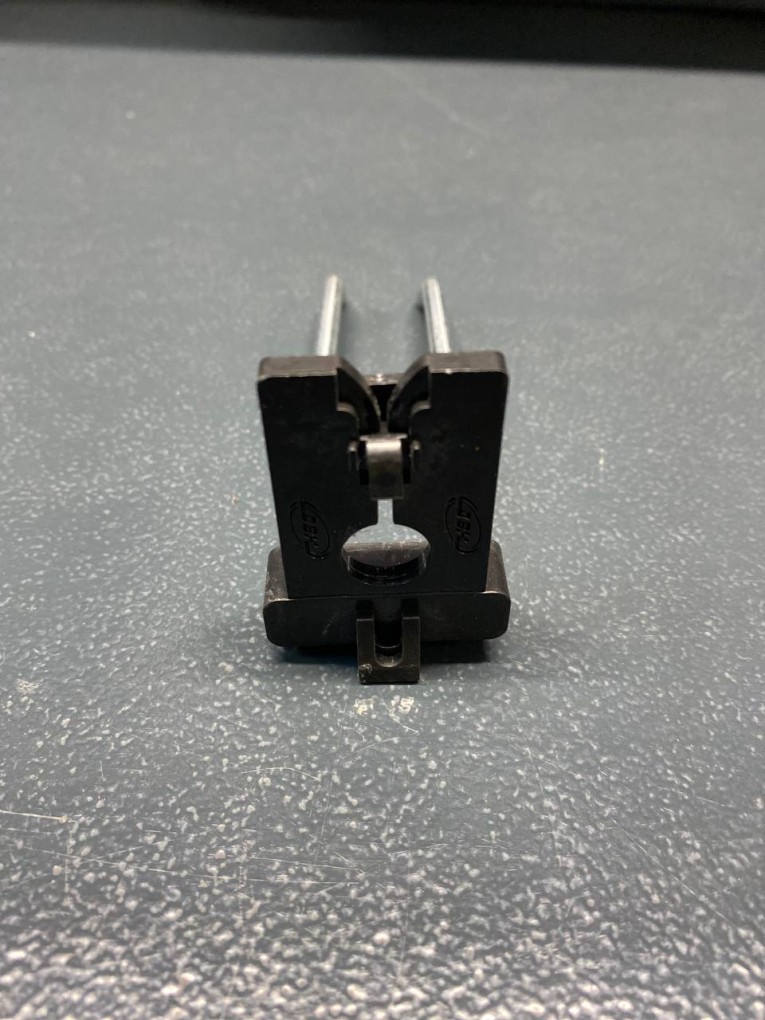 Крючок двойной 100 мм купить в Великом Новгороде Крючок двойной 100 мм купить в Великом Новгороде