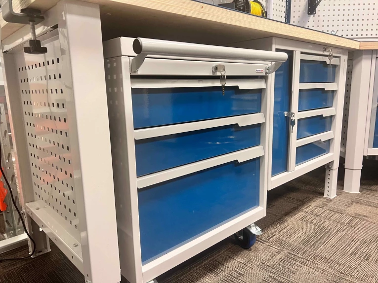 Стол-верстак Craft 2202.S4L4M4.4-2F купить в Великом Новгороде Стол-верстак Craft 2202.S4L4M4.4-2F купить в Великом Новгороде