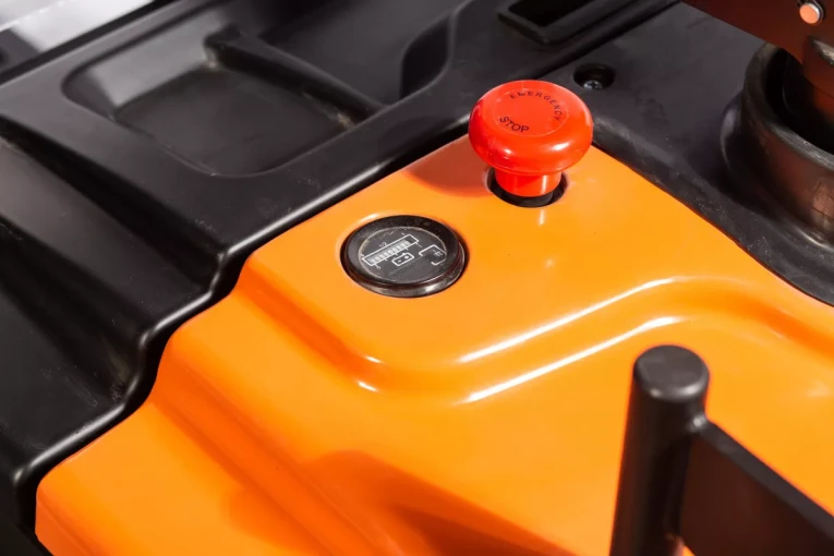 Штабелер электрический самоходный 1,6 т - 3 м Вилы: 1150 , АКБ Свинцово - кислотная, CL1630GA SIBLINE купить в Великом Новгороде